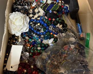 Loads of jewelry
Too much jewelry to photograph