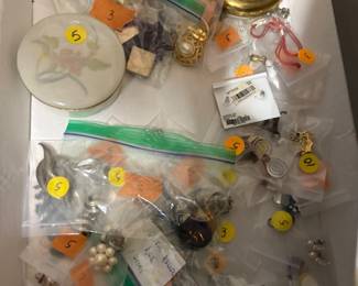 Loads of jewelry
Too much jewelry to photograph