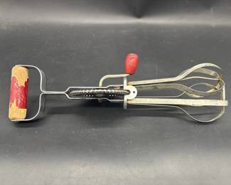 EKCO A &J Crank Egg Beater w/ Wooden Handle USA