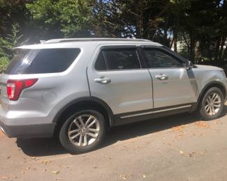 2016 Ford Explorer w/53,000 miles