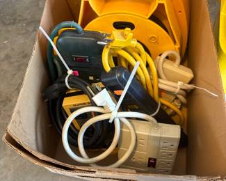 Power cords / extension cords /plugs / timers