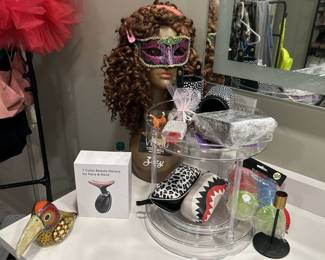 Women’s Accessories 
