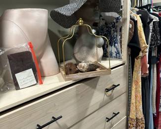 Women’s Accessories 