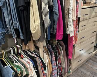 Women’s Clothing 