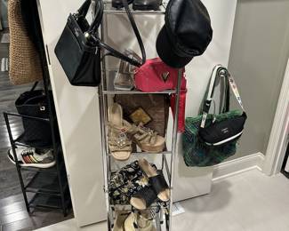 Women’s Accessories 