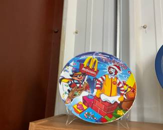 2005 McDonald's Happy Holidays Plate