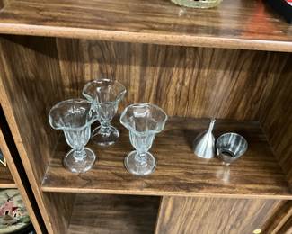 Clear Tulip Shaped Sundae/Dessert Glasses - Rabbit Wine Shower Funnel with Sediment Strainer for Aerating Wine