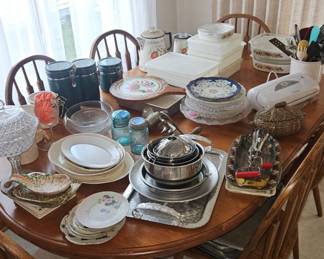 Table and chairs 