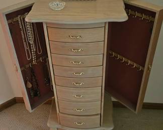 Jewelry chest 