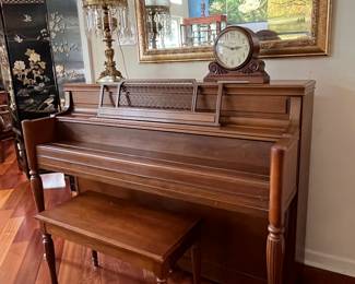Yamaha piano