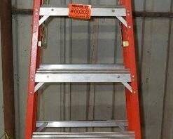  Werner Fiberglass Step Ladder