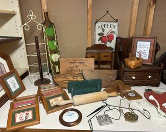 wood accents, art, stencil, storage