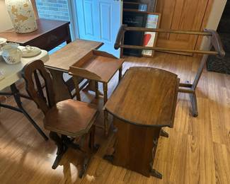 small wood accent tables and chairs