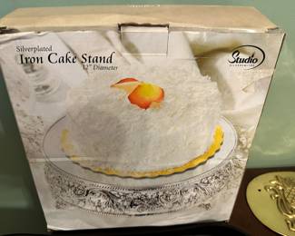 Iron cake stand