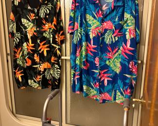 Walker, 4x tropical shirts