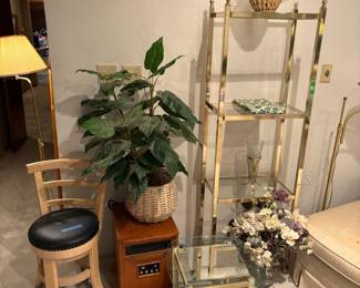 heater, glass shelves, decor