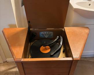 MCM record player  Magnavox Astro-Sonic mid 1960’s