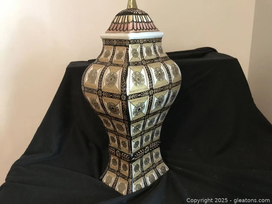 Vintage Oriental Accent Lidded Jar Urn