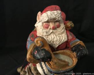 House of Hatten Old World Santa