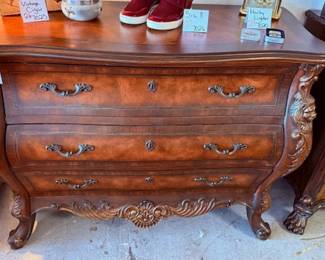 Dresser 