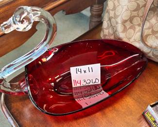 Glass Swan Bowl 
