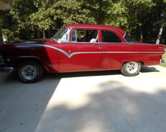 1955 Ford Club Sedan......