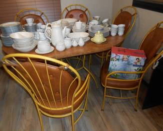 Breakfast Table & Chairs