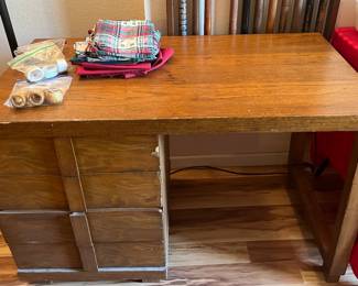 Wooden desk 
Napkins, and plavemats