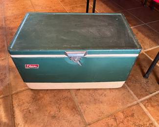 Vintage Coleman cooler in great shape!