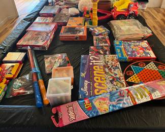 Vintage toys and puzzles