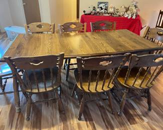 Wonderful wood table with 8 chairs