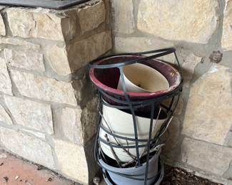 Plastic pots