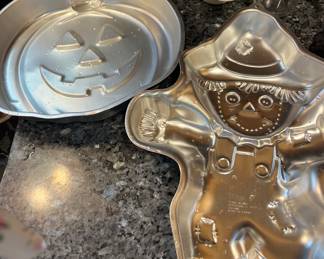 Jack-o-lantern and scarecrow cake pans