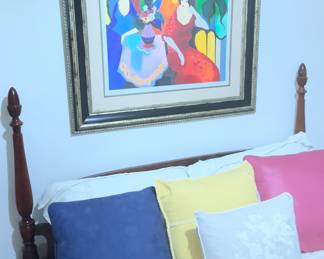 The 4 post Full bed in all her glory with the beautiful hand painted art from Israel.