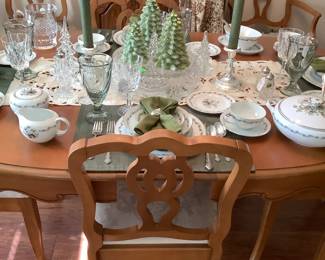 Closer look at the chairs and table.