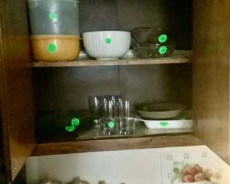 Corning Ware, Tupperware items.