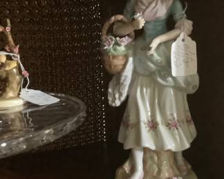 The colors in some of these figurines are beautiful.