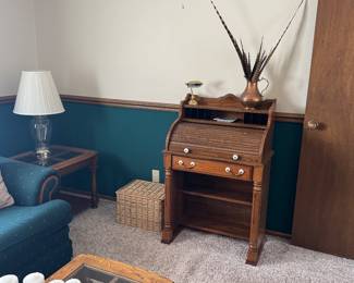 Roll-top desk