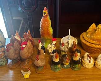 NFF073 - Massive Collection of Twenty-Five Chicken Figurines!