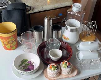 NFF108- Mystery Lot Kitchen items 