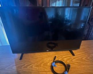 NFF092 - LG 32” Screen TV With HDMI Cable