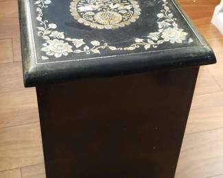 NFF008- Lacquer & Mother Of Pearl Inlay Stool