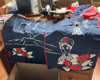 NFF141 - Mystery Lot Of Kitchen Items Including A Noren