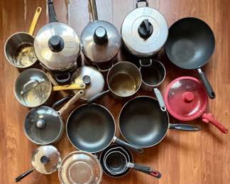 NFF065 Assortment Of Pots And Pans 