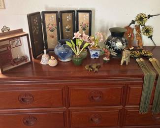 NFF078 Huge Assortment of Vintage Home Decor Items
