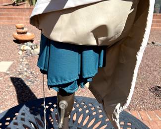 Hanamint Treasure Garden 9' Market Umbrella (Sunbrella fabric) and Cover
