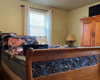 Nice bed frame..Queen sized