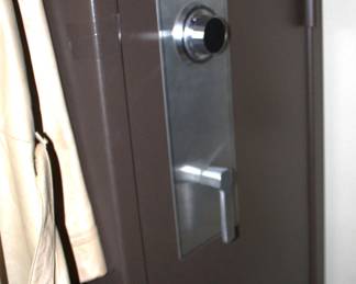5ft tall safe