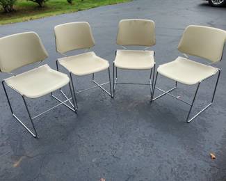 Excellent condition...Kreuger Matrix MCM very comfortable side chairs