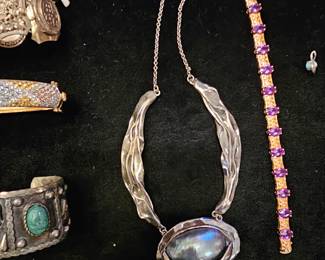Gorgeous Sterling and Pearl necklace 